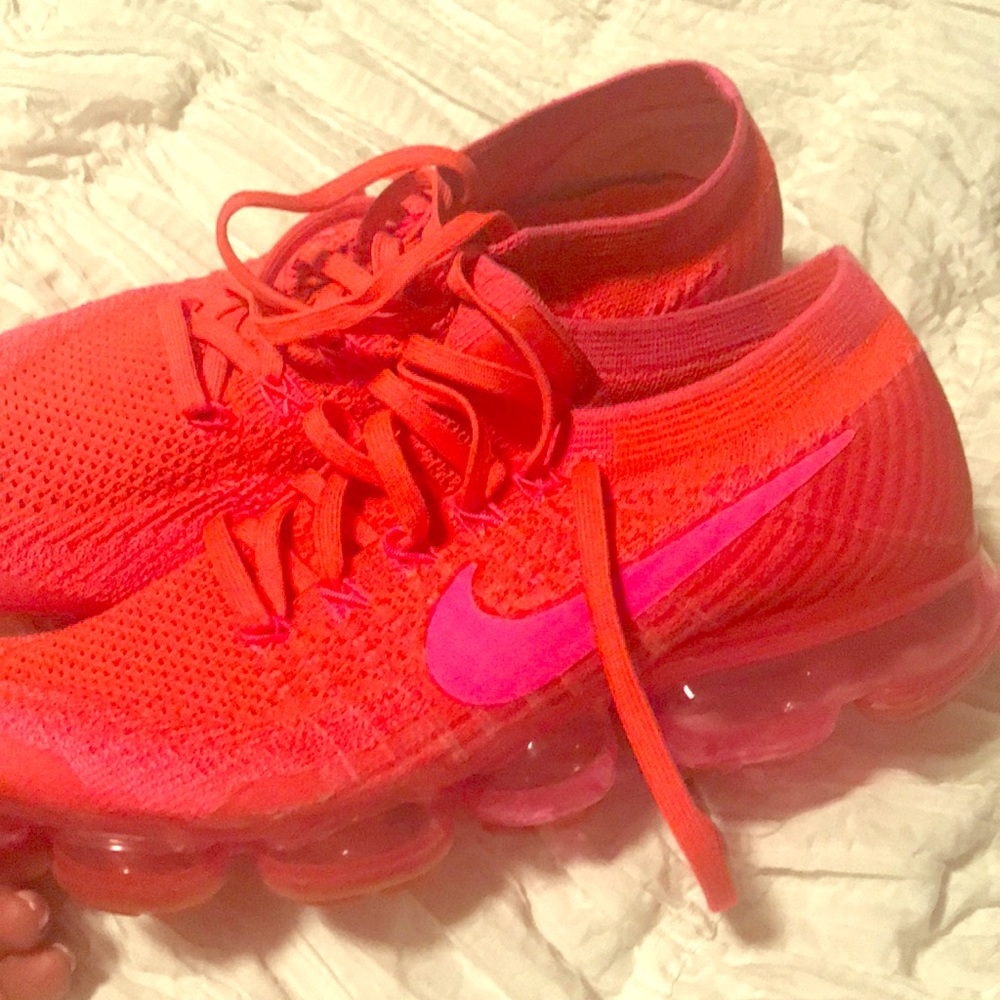 Pink Nike vapormax